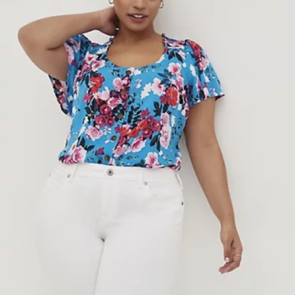 3 for $30 TORRID NWT RAYON SLUB BUTTON-FRONT FLUTTER SLEEVE TOP - Picture 4 of 6